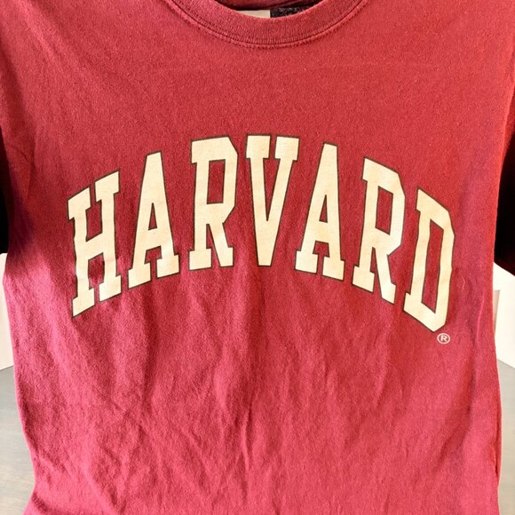 Harvard University Maroon Graphic T-Shirt – Size Small - Picture 2 of 3